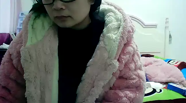 Snapshot of CN-Xiaoxi chatting on 03-03-25, 12:04 CN-Xiaoxi online show from 03-03-25, 12:04