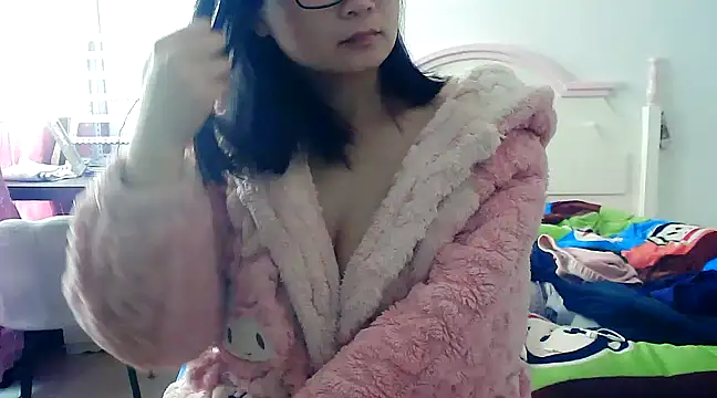 Snapshot of CN-Xiaoxi chatting on 03-04-25, 07:08 CN-Xiaoxi online show from 03-04-25, 07:08