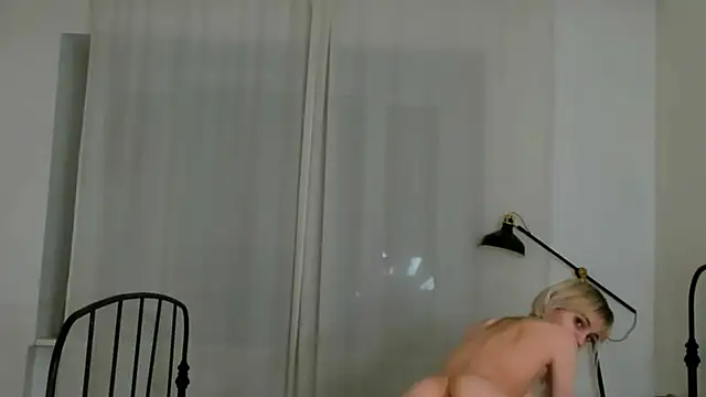 Snapshot of andrea_x_ chatting on 01-12-25, 02:19 andrea x online show from 01-12-25, 02:19