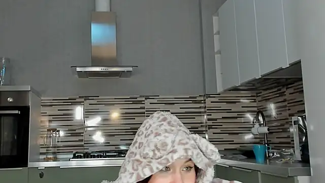 Snapshot of andrea_x_ chatting on 03-09-25, 08:18 andrea x online show from 03-09-25, 08:18