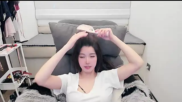 Snapshot of bbtt544 chatting on 12-15-25, 01:48 bbtt544 online show from 12-15-25, 01:48