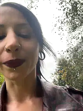 Snapshot of MissMidnightUK chatting on 09-24-25, 03:59 MissMidnightUK online show from 09-24-25, 03:59