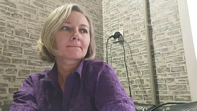 EdithManning online show from 12-29-24, 08:33