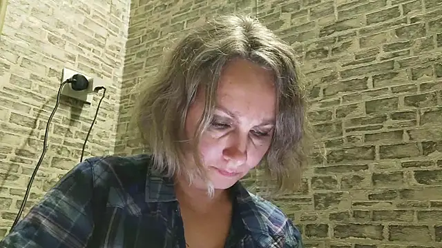 EdithManning online show from 01-18-25, 02:23