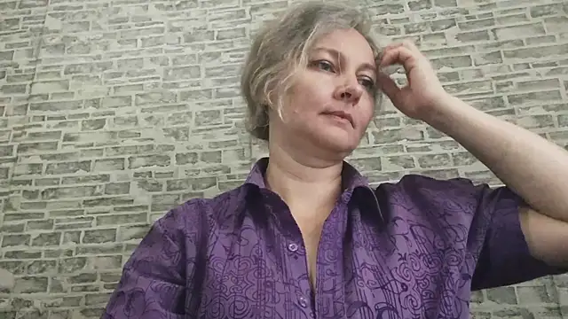 EdithManning online show from 10-27-25, 07:23