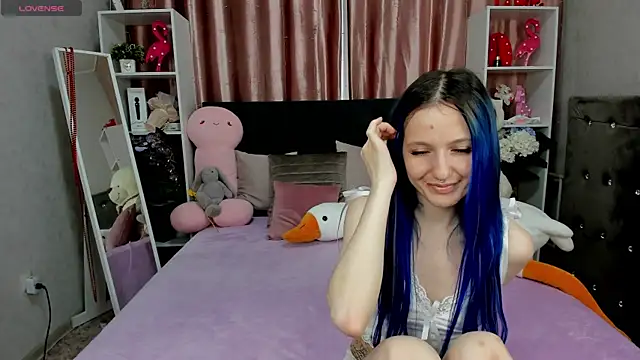 Snapshot of MiaKarlos chatting on 03-21-25, 01:13 MiaKarlos online show from 03-21-25, 01:13