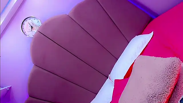 Snapshot of SexyValeriaa chatting on 03-17-25, 04:51 SexyValeriaa online show from 03-17-25, 04:51