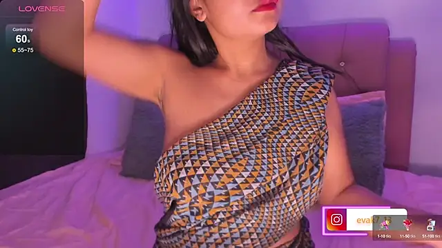 Snapshot of shara_queen1 chatting on 01-04-25, 09:43 shara queen1 online show from 01-04-25, 09:43