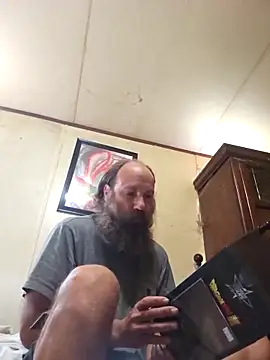 Snapshot of Beyond1978 chatting on 10-04-25, 04:27 Beyond1978 online show from 10-04-25, 04:27