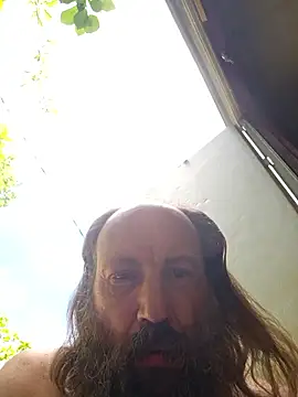 Snapshot of Beyond1978 chatting on 04-04-26, 05:43 Beyond1978 online show from 04-04-26, 05:43