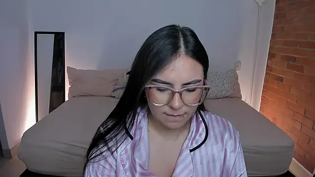 charlotte blass online show from 01-24-25, 02:07