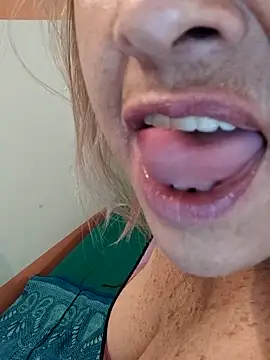 Kasandra Ho online show from 02-05-25, 01:47