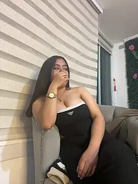 Snapshot of Lea_velle chatting on 01-31-25, 07:18 Lea velle online show from 01-31-25, 07:18