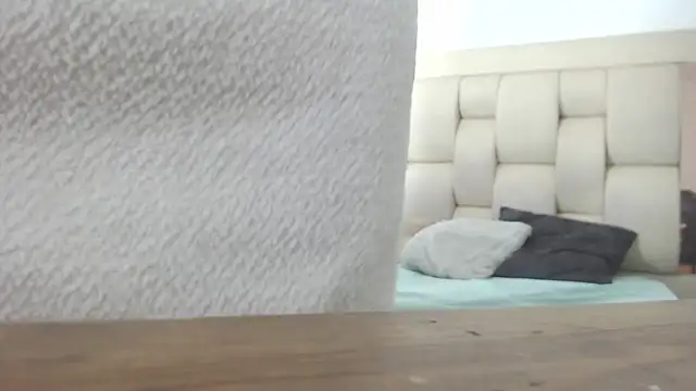 Candy and Jh0n online show from 01-28-25, 05:54