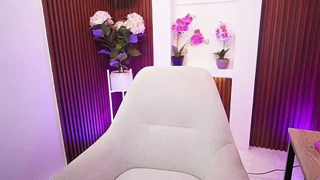 CattleyaScaly online show from 09-18-25, 07:49