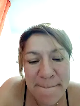 Skylar-Vox- online show from 10-18-25, 04:48