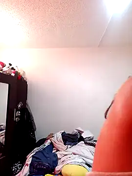 Skylar-Vox- online show from 10-21-25, 02:29