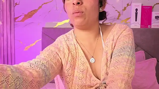 Snapshot of agatha_97_ chatting on 04-18-26, 07:58 agatha 97 online show from 04-18-26, 07:58