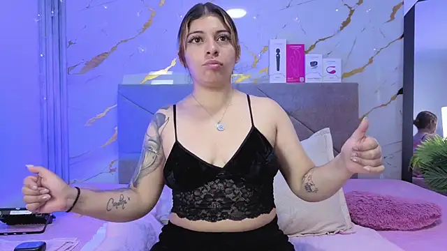 Snapshot of agatha_97_ chatting on 04-25-26, 01:41 agatha 97 online show from 04-25-26, 01:41