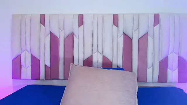 mia stanfort online show from 10-23-25, 07:12