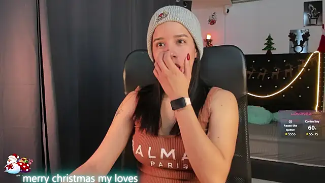 Snapshot of emilyrouxe chatting on 12-26-24, 03:31 emilyrouxe online show from 12-26-24, 03:31