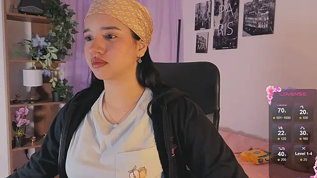 Snapshot of emilyrouxe chatting on 09-30-25, 03:17 emilyrouxe online show from 09-30-25, 03:17