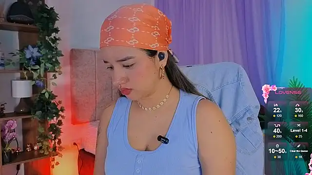 Snapshot of emilyrouxe chatting on 11-15-25, 02:57 emilyrouxe online show from 11-15-25, 02:57