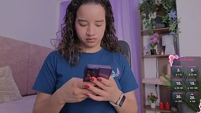 Snapshot of emilyrouxe chatting on 01-17-26, 03:39 emilyrouxe online show from 01-17-26, 03:39