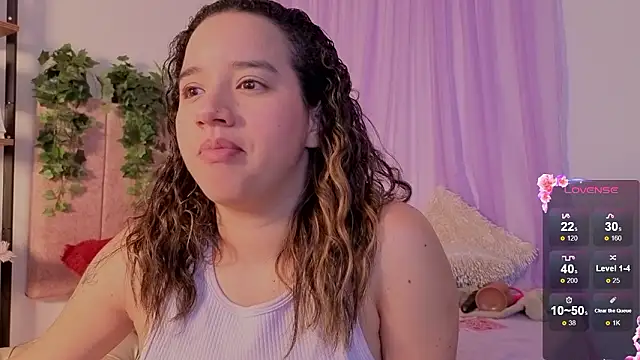 Snapshot of emilyrouxe chatting on 03-23-26, 04:33 emilyrouxe online show from 03-23-26, 04:33