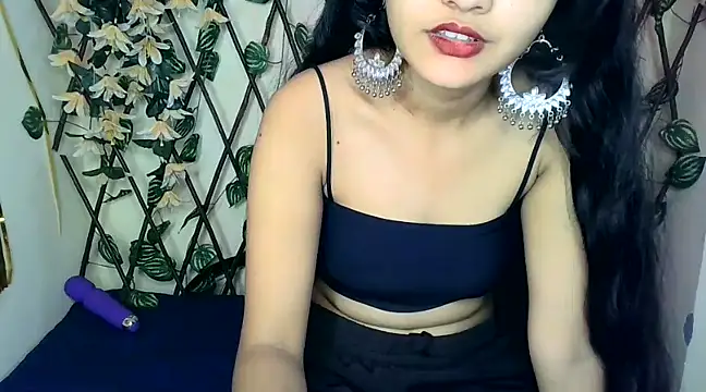 Snapshot of SUZY_FROMUS chatting on 02-04-25, 08:06 SUZY FROMUS online show from 02-04-25, 08:06