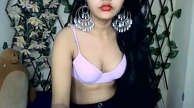 Snapshot of SUZY_FROMUS chatting on 02-14-25, 04:20 SUZY FROMUS online show from 02-14-25, 04:20