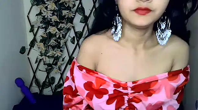 Snapshot of SUZY_FROMUS chatting on 02-15-25, 07:17 SUZY FROMUS online show from 02-15-25, 07:17