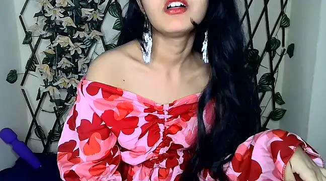 Snapshot of SUZY_FROMUS chatting on 02-15-25, 10:21 SUZY FROMUS online show from 02-15-25, 10:21