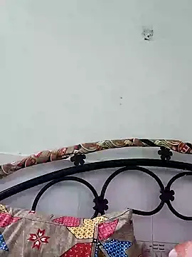 Snapshot of Aaliya_Love chatting on 12-10-24, 06:44 Aaliya Love online show from 12-10-24, 06:44