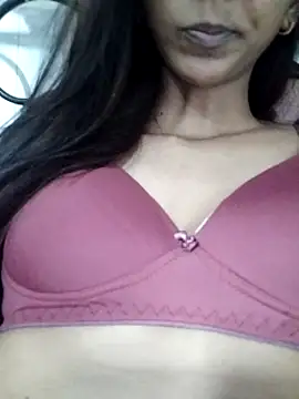 Snapshot of Aaliya_Love chatting on 12-18-24, 03:33 Aaliya Love online show from 12-18-24, 03:33