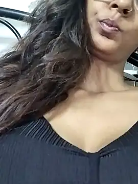 Snapshot of Aaliya_Love chatting on 01-04-25, 04:54 Aaliya Love online show from 01-04-25, 04:54