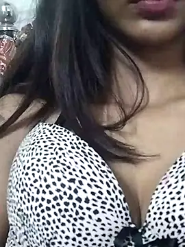 Snapshot of Aaliya_Love chatting on 01-14-25, 06:56 Aaliya Love online show from 01-14-25, 06:56