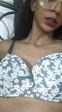 Snapshot of Aaliya_Love chatting on 01-14-25, 03:15 Aaliya Love online show from 01-14-25, 03:15