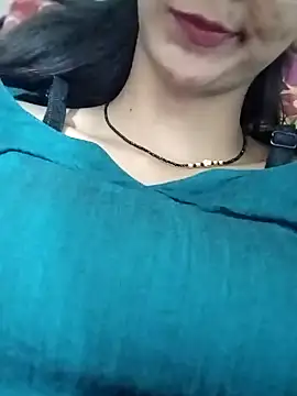 Snapshot of Aaliya_Love chatting on 02-16-25, 04:42 Aaliya Love online show from 02-16-25, 04:42