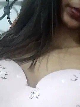 Snapshot of Aaliya_Love chatting on 02-22-25, 03:14 Aaliya Love online show from 02-22-25, 03:14