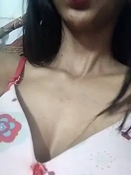 Snapshot of Aaliya_Love chatting on 03-08-25, 12:20 Aaliya Love online show from 03-08-25, 12:20