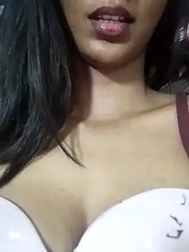 Snapshot of Aaliya_Love chatting on 03-15-25, 12:45 Aaliya Love online show from 03-15-25, 12:45