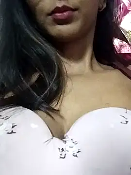Snapshot of Aaliya_Love chatting on 03-18-25, 08:47 Aaliya Love online show from 03-18-25, 08:47