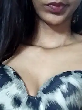Snapshot of Aaliya_Love chatting on 09-18-25, 08:49 Aaliya Love online show from 09-18-25, 08:49