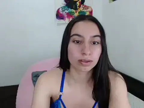 Snapshot of Lunaxx21 chatting on 01-12-25, 11:17 Lunaxx21 online show from 01-12-25, 11:17