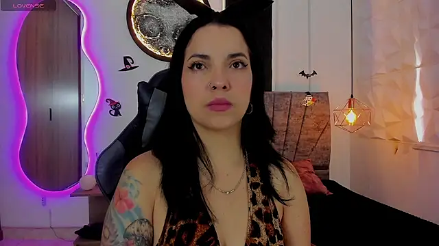 Snapshot of tatiana_sc chatting on 10-15-25, 01:22 tatiana sc online show from 10-15-25, 01:22