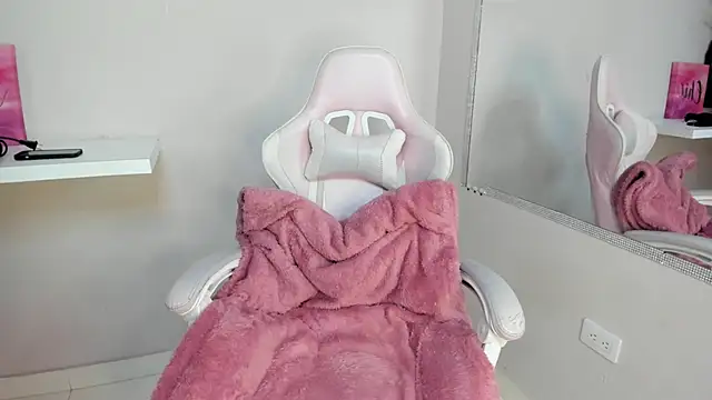 Snapshot of Annie9_ chatting on 02-09-25, 07:52 Annie9 online show from 02-09-25, 07:52