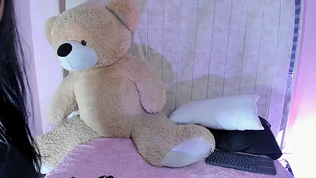 Snapshot of Annie9_ chatting on 09-20-25, 03:29 Annie9 online show from 09-20-25, 03:29