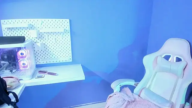 Snapshot of Annie9_ chatting on 10-02-25, 02:40 Annie9 online show from 10-02-25, 02:40