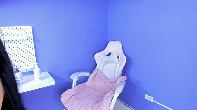 Snapshot of Annie9_ chatting on 10-04-25, 03:26 Annie9 online show from 10-04-25, 03:26